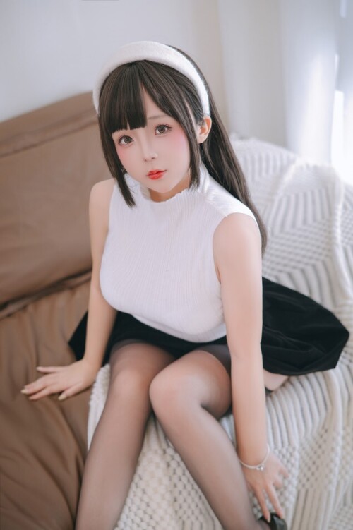 日奈娇 (樱井小莜) - 邻家太太 预览展示图 6