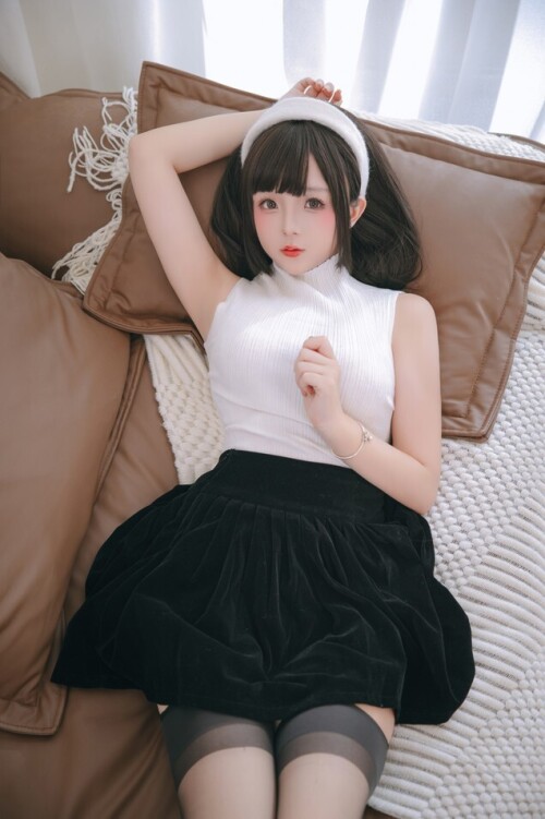 日奈娇 (樱井小莜) - 邻家太太 预览展示图 4
