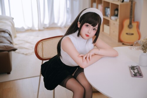 日奈娇 (樱井小莜) - 邻家太太 预览展示图 2