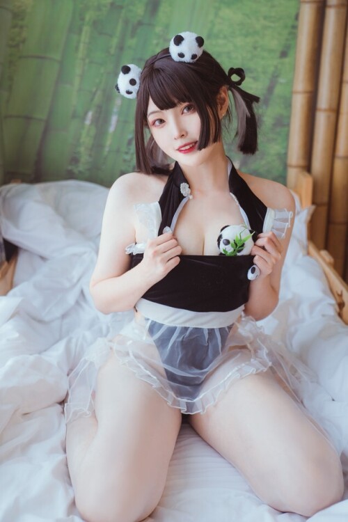 Natsuko夏夏子 - 熊猫女仆 预览展示图 3
