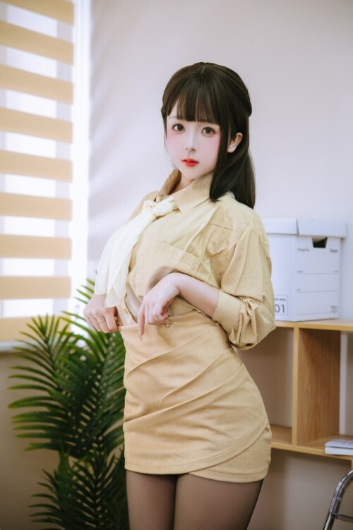 日奈娇 (樱井小莜) - 秘书 预览展示图 6