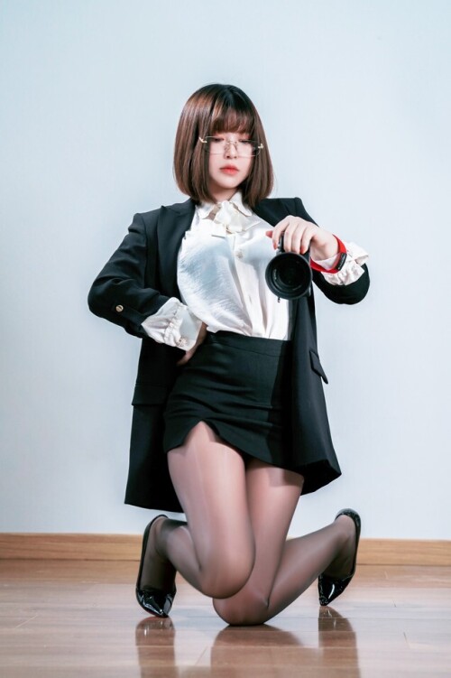 【BANBANKO】半半子 - OL自撮 预览展示图 5