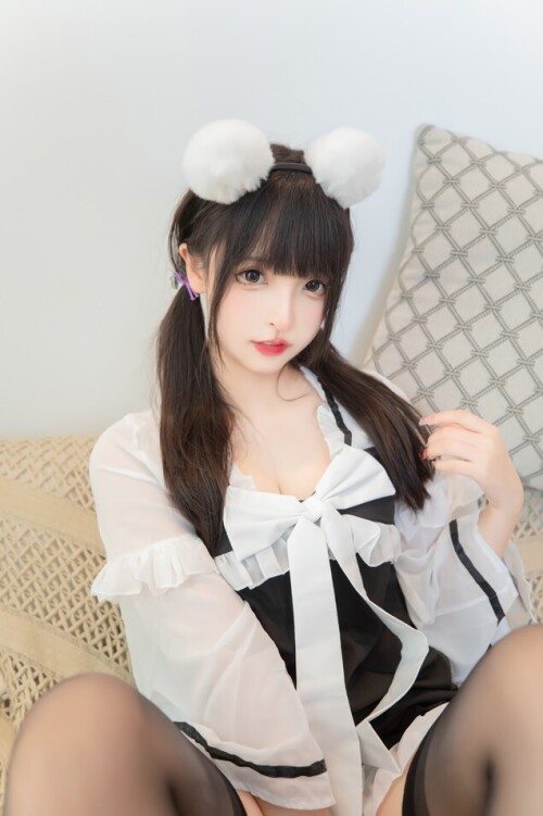 神楽坂真冬 - 熊猫女仆 预览展示图 4