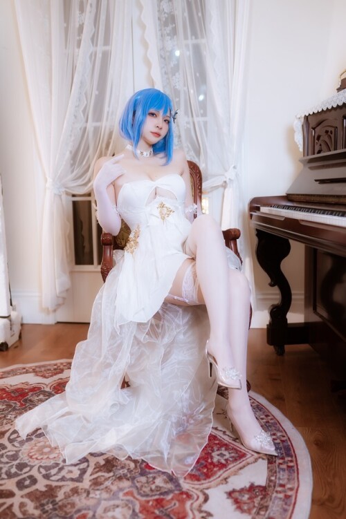 二佐Nisa - 恰巴耶夫礼服 预览展示图 5
