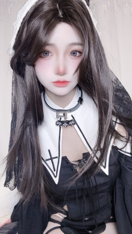 疯猫ss - 修女自拍 预览展示图 5