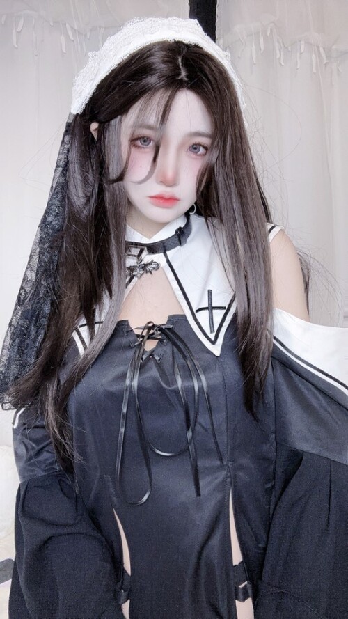 疯猫ss - 修女自拍 预览展示图 4