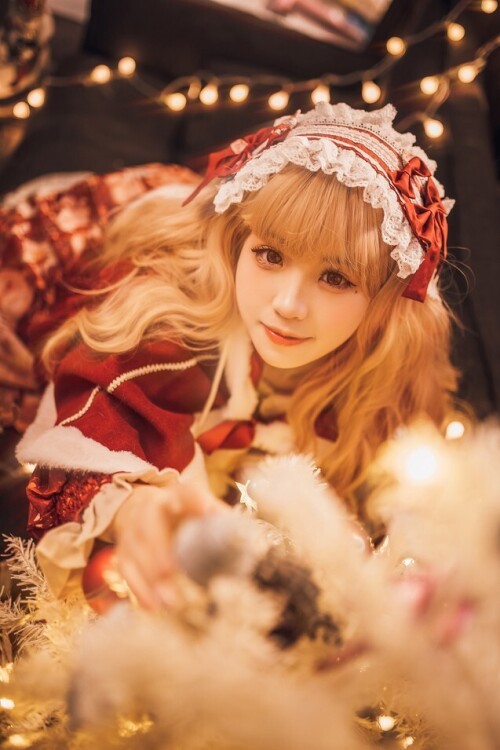 miko酱ww - 暖屋里的少女 预览展示图 6