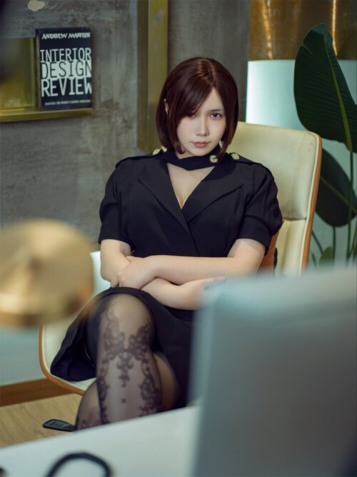 麻花酱 - OL办公室女上司 预览展示图 3