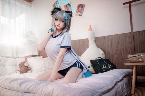九柒喵 - 体操服白子 预览展示图 6