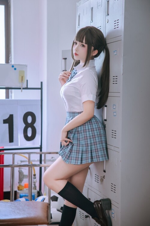 日奈娇 (樱井小莜) - 更衣室 预览展示图 2