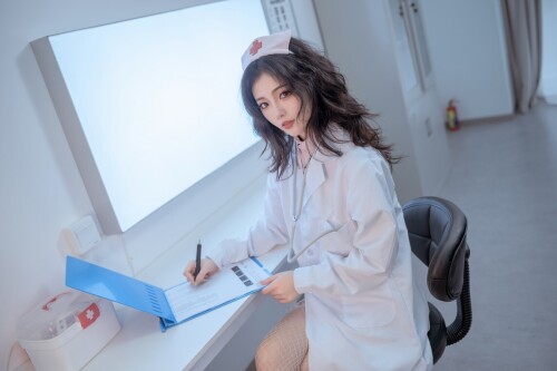 桃良阿宅 – 诊疗室 [118P-909MB]