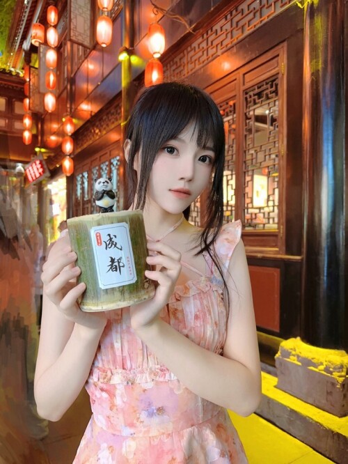 桜桃喵 - 花束自拍 预览展示图 1