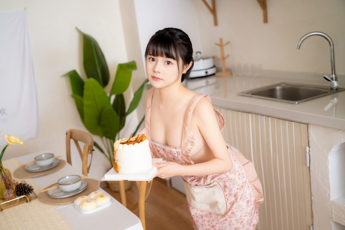 七月喵子 – 蛋糕厨娘 [60P-917MB]