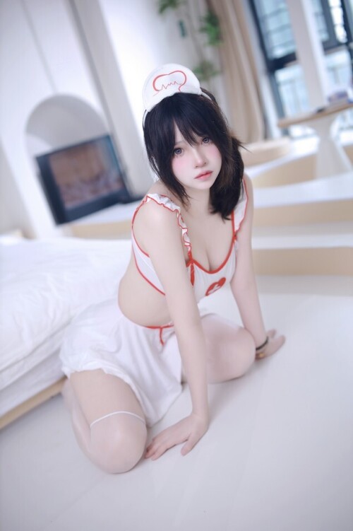 疯猫ss - 少女衣橱 粉护士 预览展示图 5