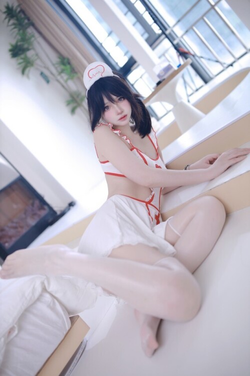 疯猫ss – 少女衣橱 粉护士 [54P-602MB]