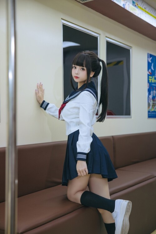 日奈娇 (樱井小莜) - 列车JK 预览展示图 2