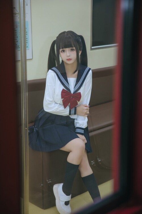 日奈娇 (樱井小莜) - 列车JK 预览展示图 3
