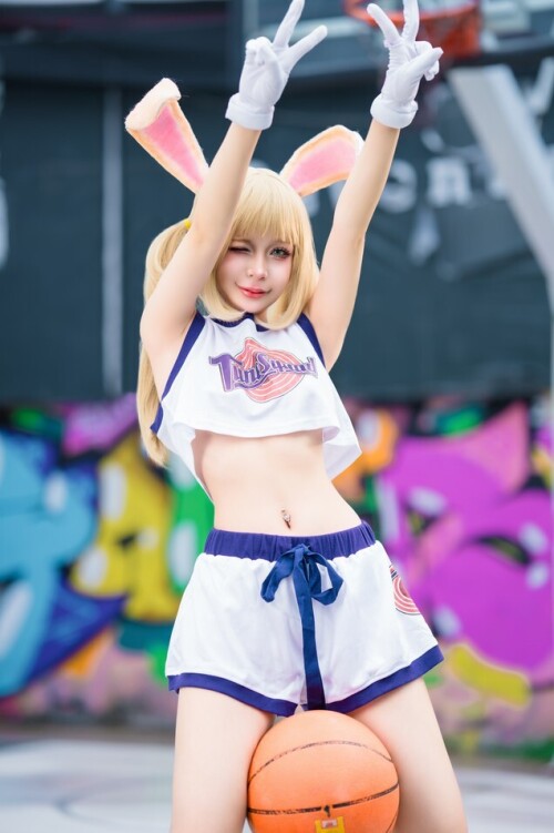 Umeko J - Lola Bunny 预览展示图 2
