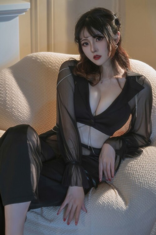 Natsuko夏夏子 - 朦胧OL 预览展示图 2