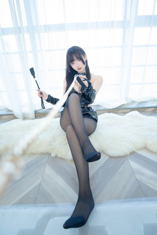 神楽坂真冬 - 美脚调教 预览展示图 5
