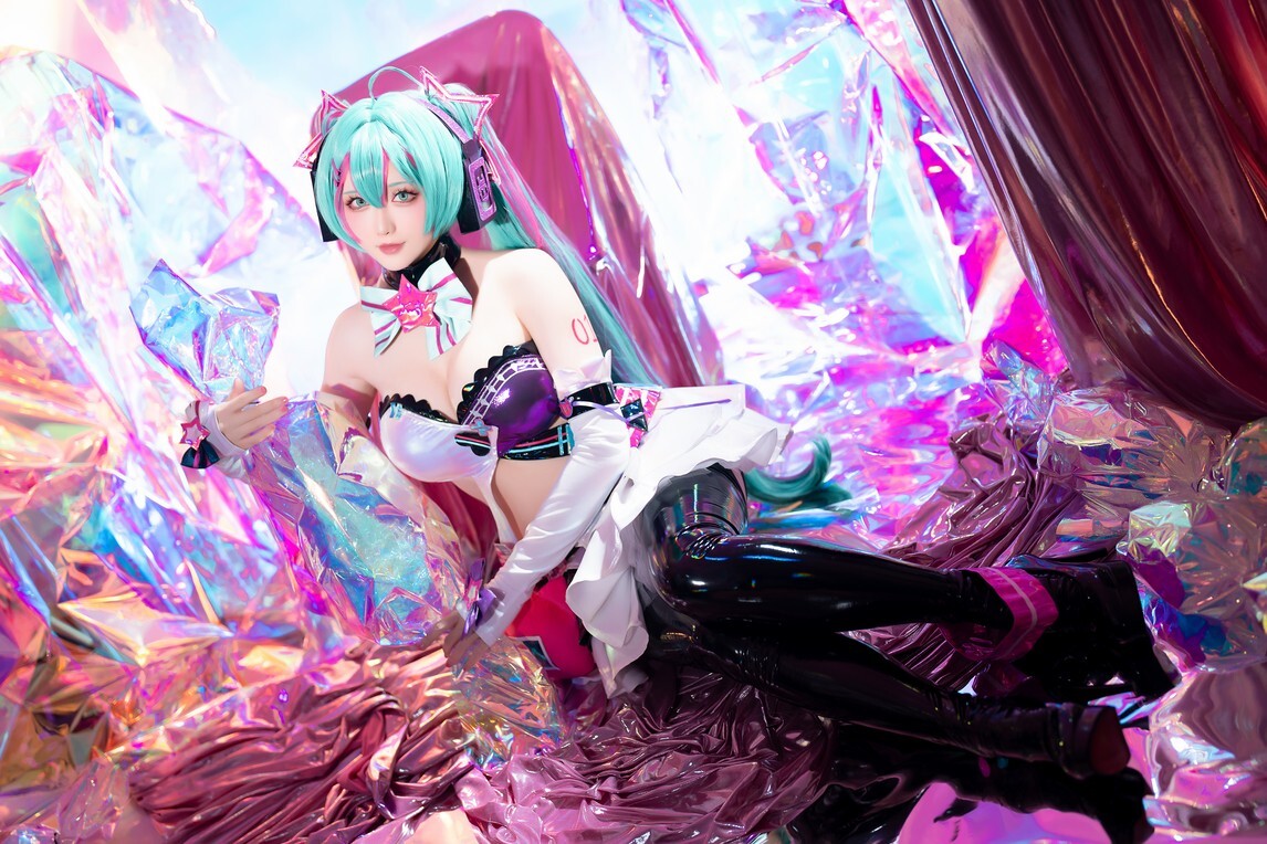 星之迟迟 - 2024年07月计划B Miku初音未来 喵斯快跑 [73P1V-2.75GB]