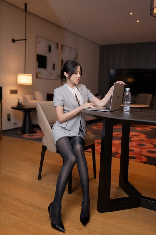 鱼子酱Fish - 他的监控电话 预览展示图 3