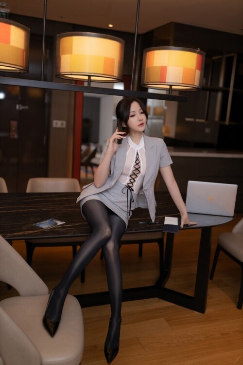 鱼子酱Fish - 他的监控电话 预览展示图 1