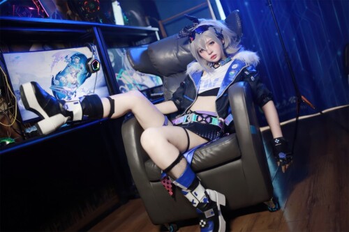 疯猫ss - 少女衣橱 银狼 预览展示图 2