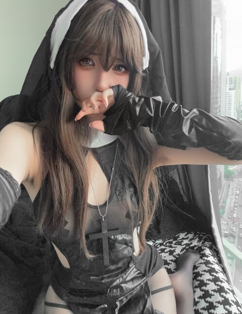 阿薰kaOri - 偷偷做坏事的修女 预览展示图 2