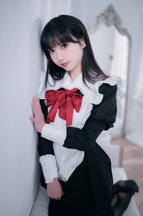 面饼仙儿 - 红高跟女仆 预览展示图 6