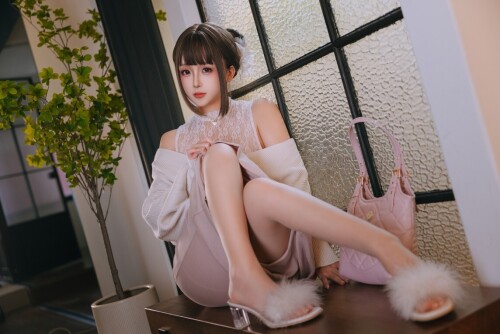 日奈娇 (樱井小莜) - 下属的太太 预览展示图 2