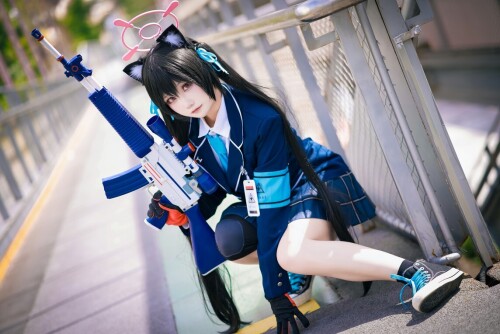 lunana - 黑见芹香 预览展示图 2