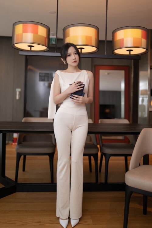 鱼子酱Fish - 职场女人 预览展示图 5