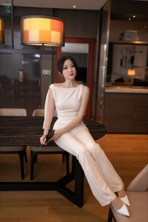鱼子酱Fish - 职场女人 预览展示图 3