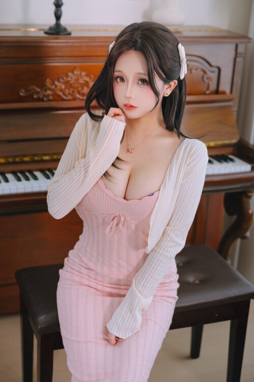 日奈娇 (樱井小莜) - 钢琴老师 预览展示图 4