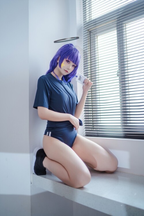 lunana - 早濑优香 体操服 预览展示图 2