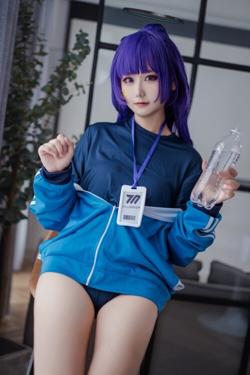 lunana - 早濑优香 体操服 预览展示图 4