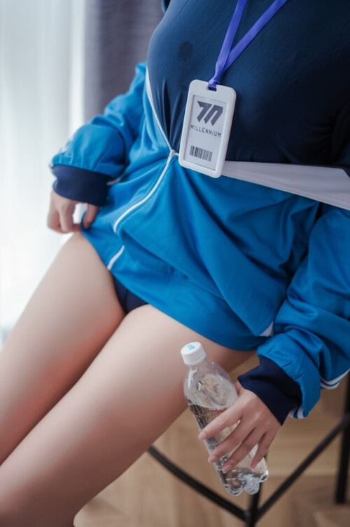 lunana - 早濑优香 体操服 预览展示图 6