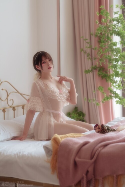 Natsuko夏夏子 - 雏菊 预览展示图 3