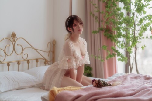 Natsuko夏夏子 - 雏菊 预览展示图 1