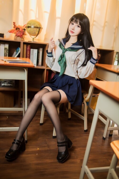 你的蛋蛋 - 反差学妹 预览展示图 4
