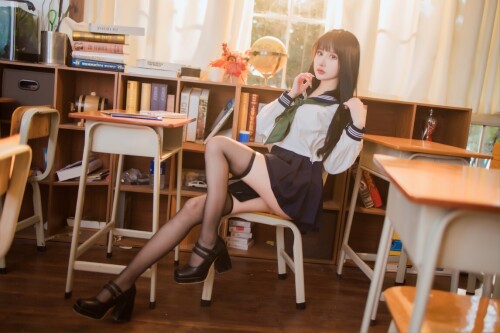 你的蛋蛋 - 反差学妹 预览展示图 2