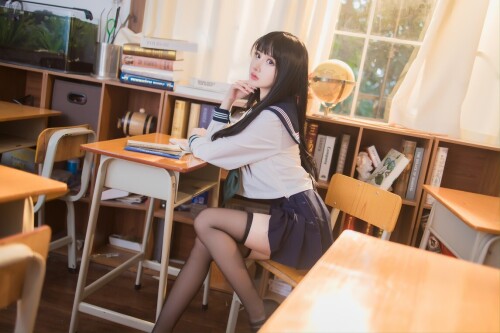 你的蛋蛋 - 反差学妹 预览展示图 3
