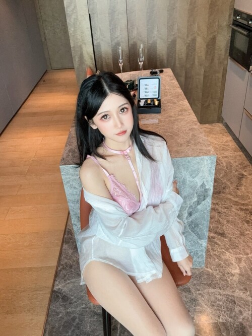 不呆猫 – 粉色衬衣女友 [66P1V-1.07GB]