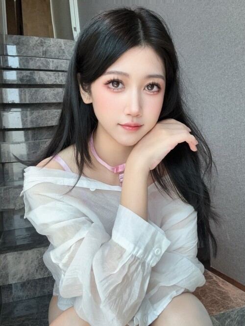 不呆猫 - 粉色衬衣女友 预览展示图 4