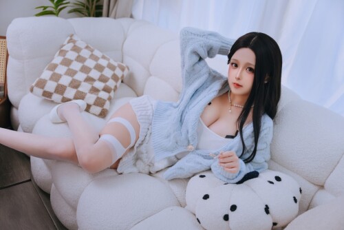 日奈娇 (樱井小莜) - 与学姐约会 预览展示图 2