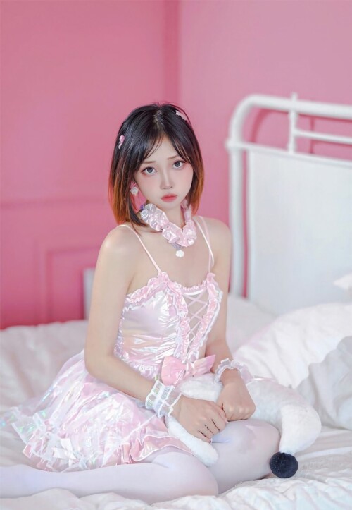 洛桑w伊梓 – 雪糕 [32P-199MB]
