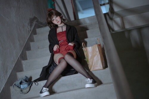 阿薰kaOri – 围裙下的秘密 [212P13V-3.35GB]