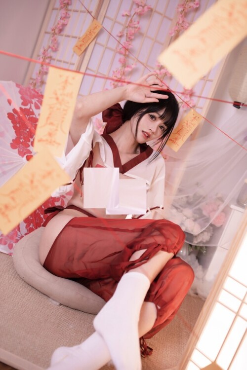 千反田鹿子 – 祈福巫女 [56P-723MB]