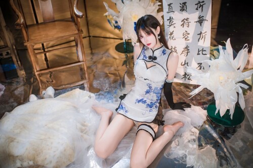 羽生三未 - 瓶儿 青花瓷旗袍 预览展示图 3